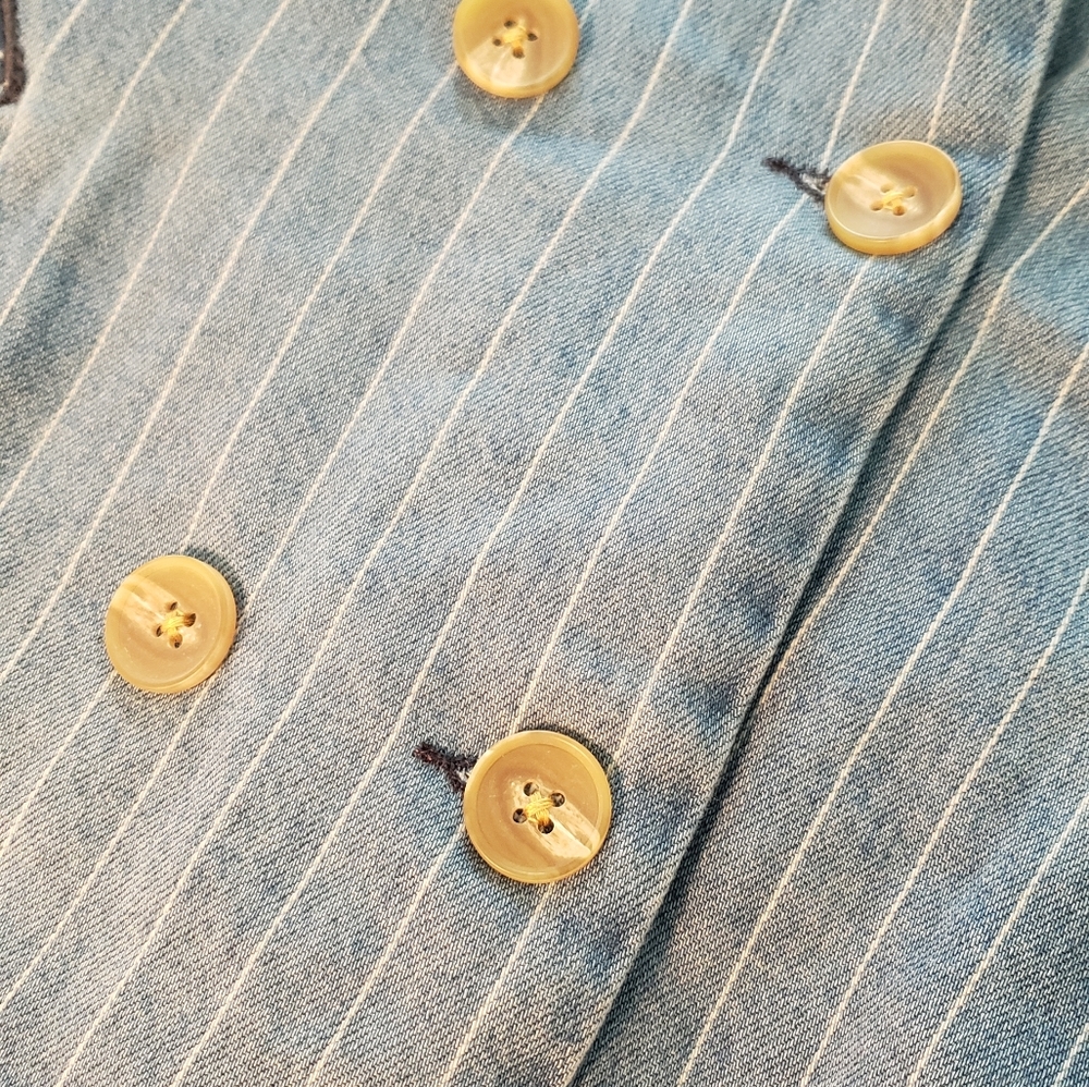Blazer - Picture 2 of 4
